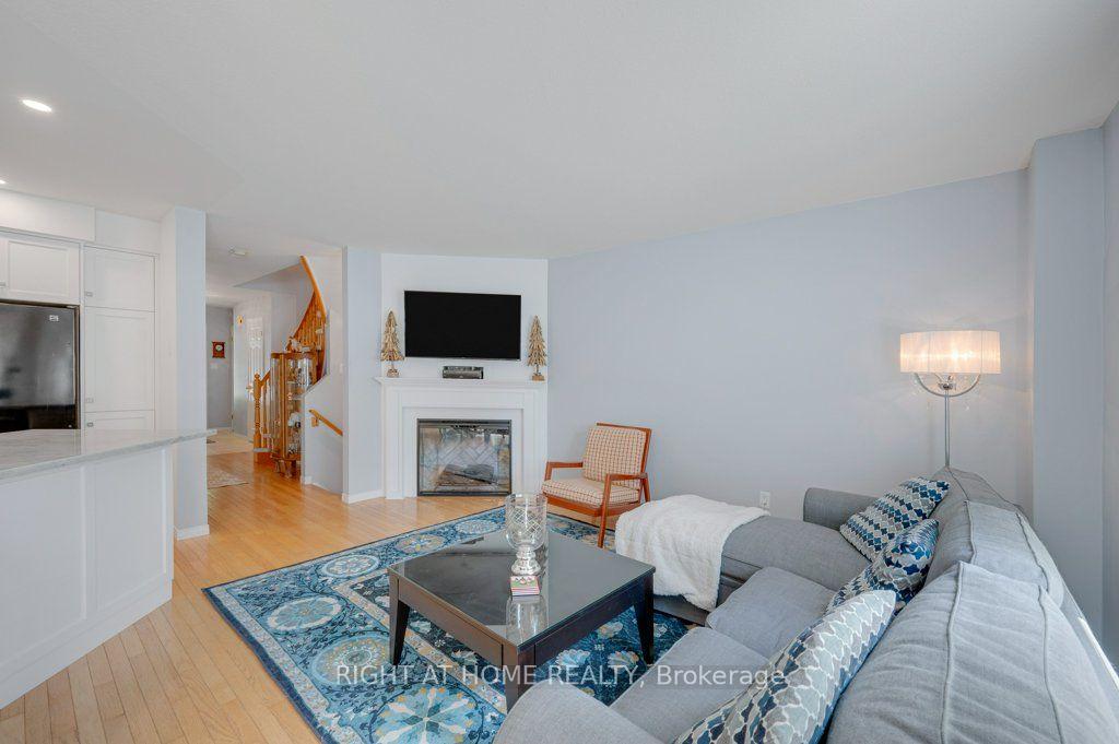 Photo 9 of 64 Foxborough Drive, Hamilton, Ancaster — HOMEH