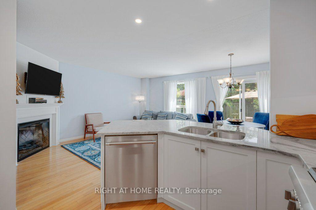 Photo 15 of 64 Foxborough Drive, Hamilton, Ancaster — HOMEH