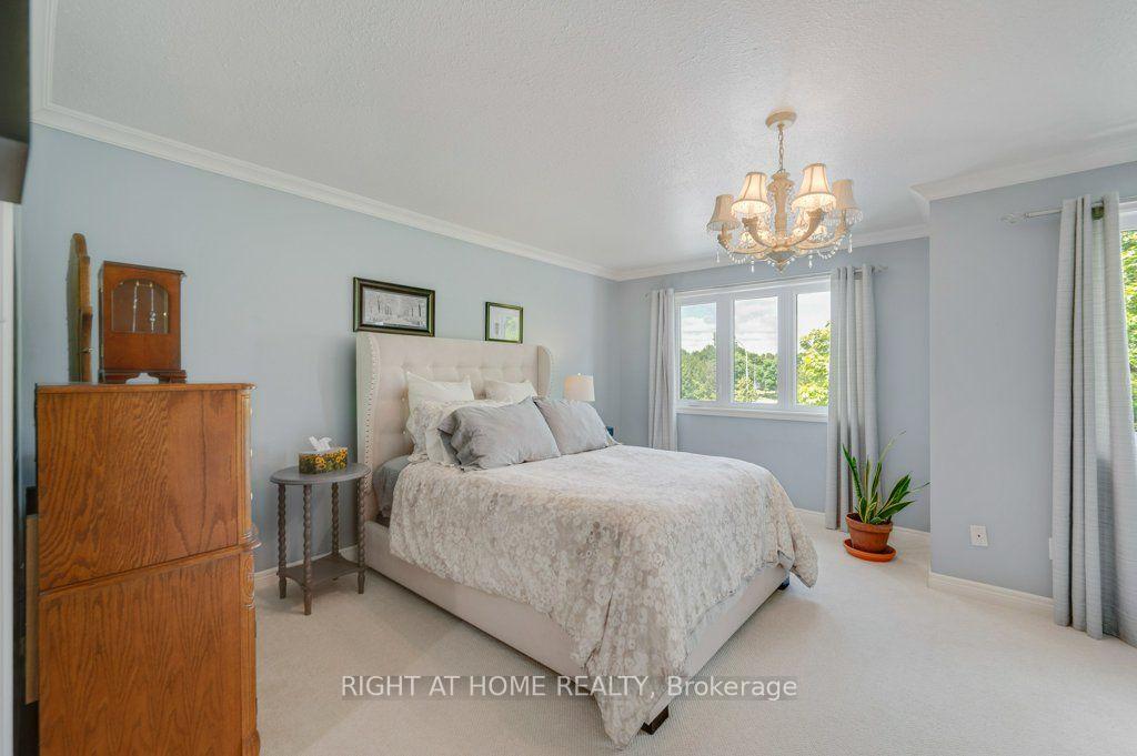 Photo 17 of 64 Foxborough Drive, Hamilton, Ancaster — HOMEH