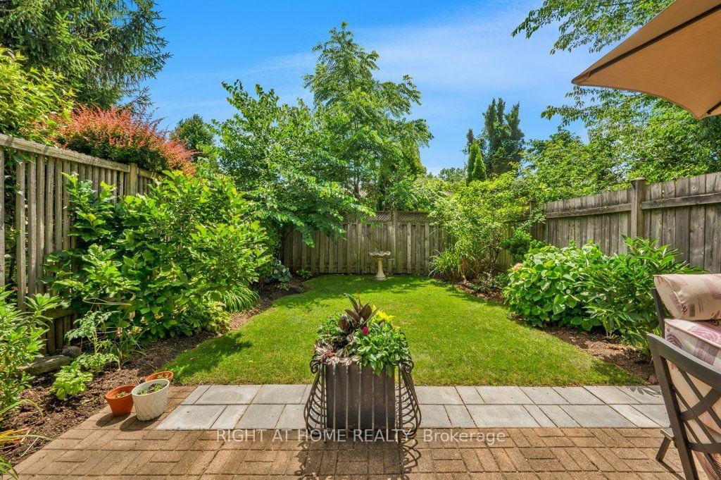 Photo 26 of 64 Foxborough Drive, Hamilton, Ancaster — HOMEH