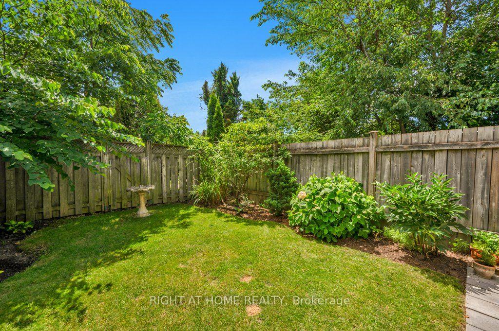 Photo 28 of 64 Foxborough Drive, Hamilton, Ancaster — HOMEH
