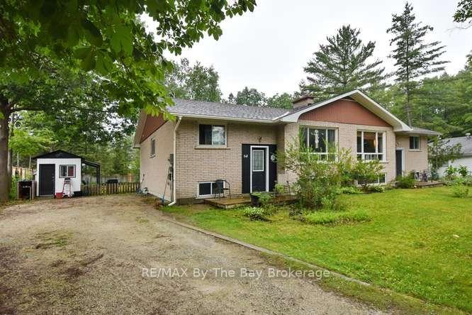 Photo 4 of 60 53rd Street S, Wasaga Beach — HOMEH