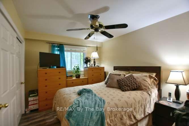 Photo 14 of 60 53rd Street S, Wasaga Beach — HOMEH