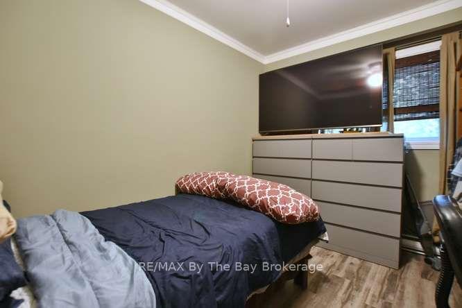 Photo 17 of 60 53rd Street S, Wasaga Beach — HOMEH