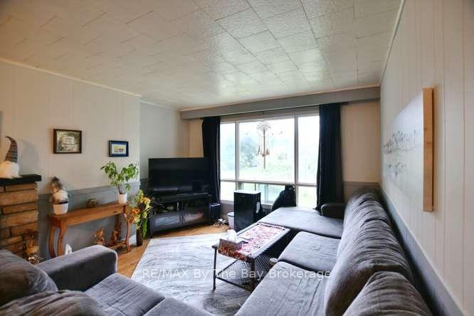 Photo 20 of 60 53rd Street S, Wasaga Beach — HOMEH