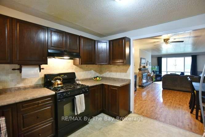Photo 24 of 60 53rd Street S, Wasaga Beach — HOMEH