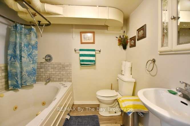 Photo 33 of 60 53rd Street S, Wasaga Beach — HOMEH