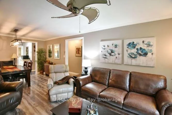 Photo 11 of 60 53rd Street S, Wasaga Beach — HOMEH