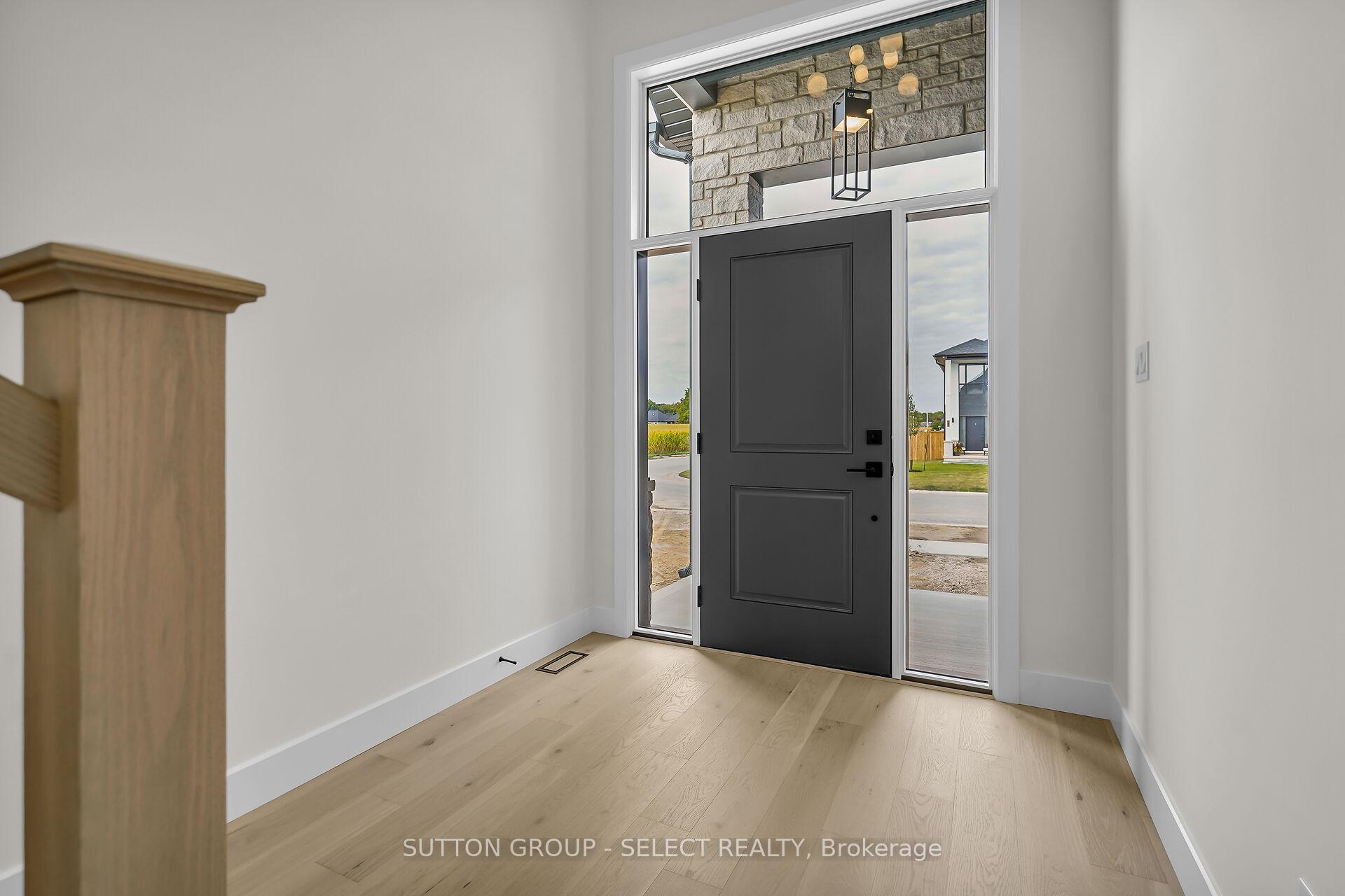 Photo 6 of 58 Briscoe Crescent, Strathroy-Caradoc, NE — HOMEH