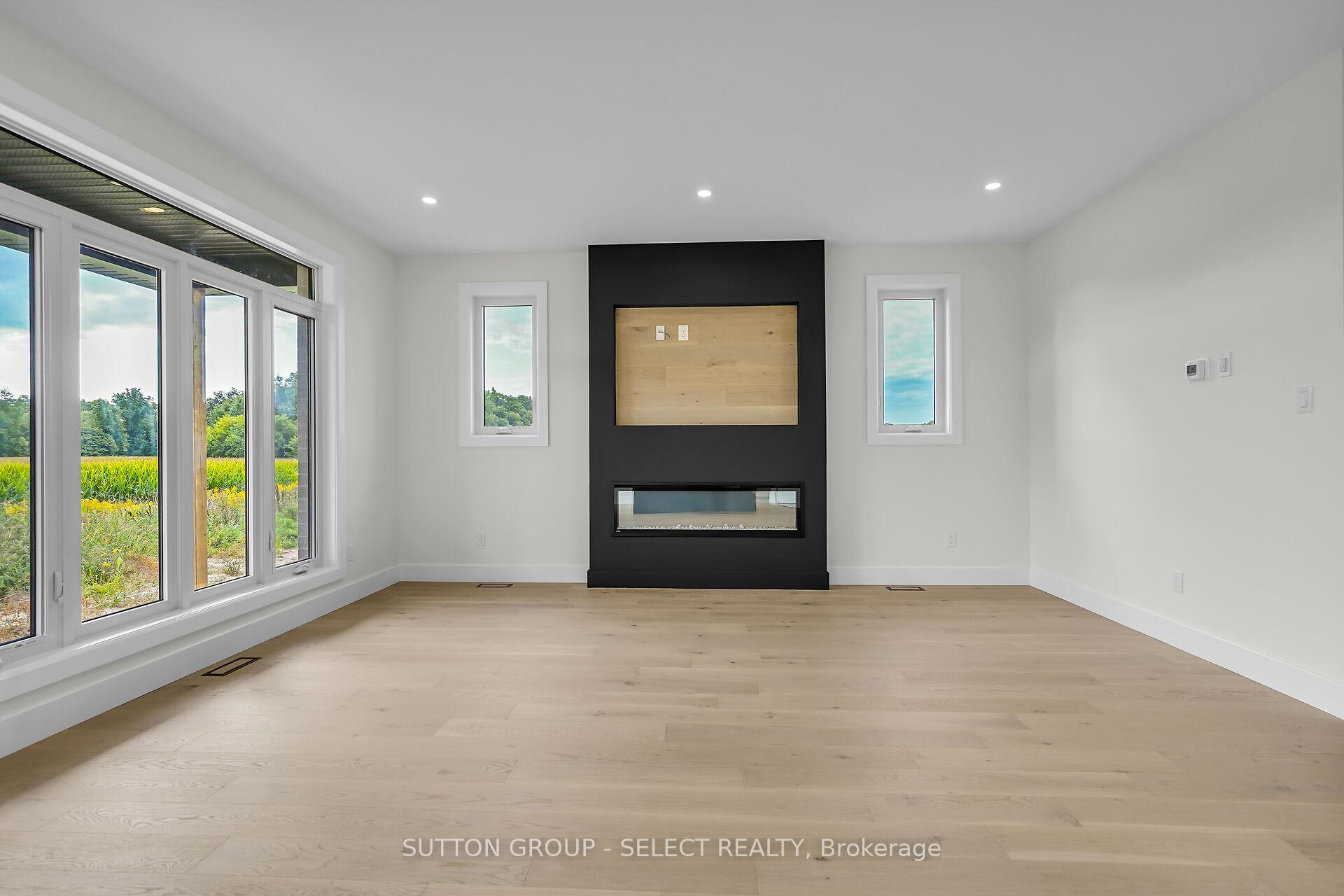 Photo 9 of 58 Briscoe Crescent, Strathroy-Caradoc, NE — HOMEH