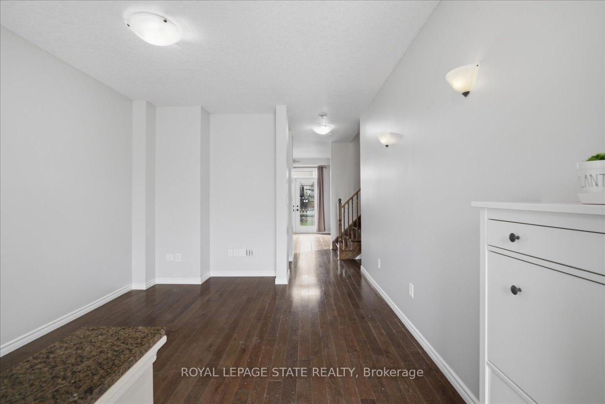 Photo 6 of 40 Whitwell Way, Hamilton, Binbrook — HOMEH