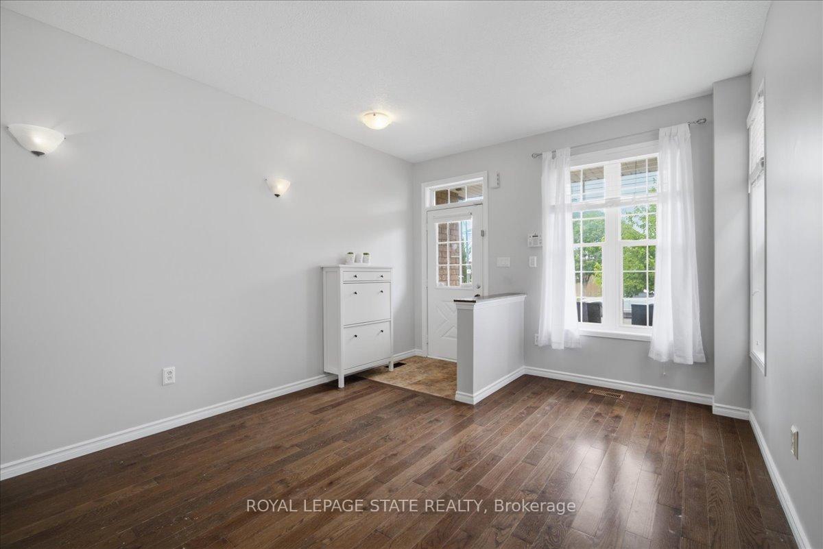 Photo 11 of 40 Whitwell Way, Hamilton, Binbrook — HOMEH