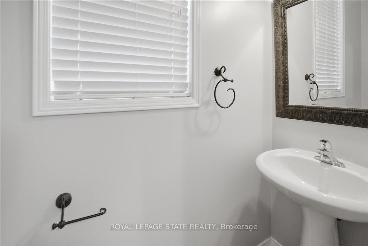 Photo 13 of 40 Whitwell Way, Hamilton, Binbrook — HOMEH