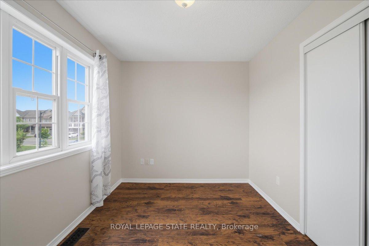 Photo 33 of 40 Whitwell Way, Hamilton, Binbrook — HOMEH