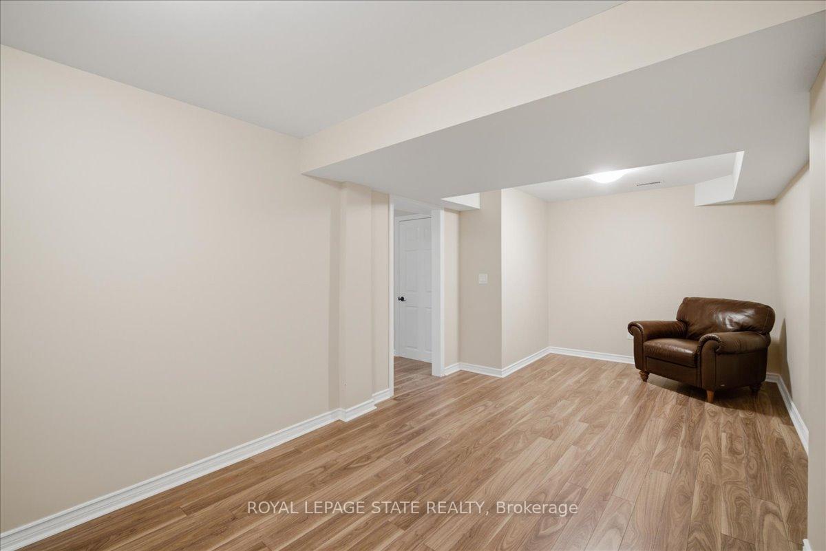 Photo 38 of 40 Whitwell Way, Hamilton, Binbrook — HOMEH