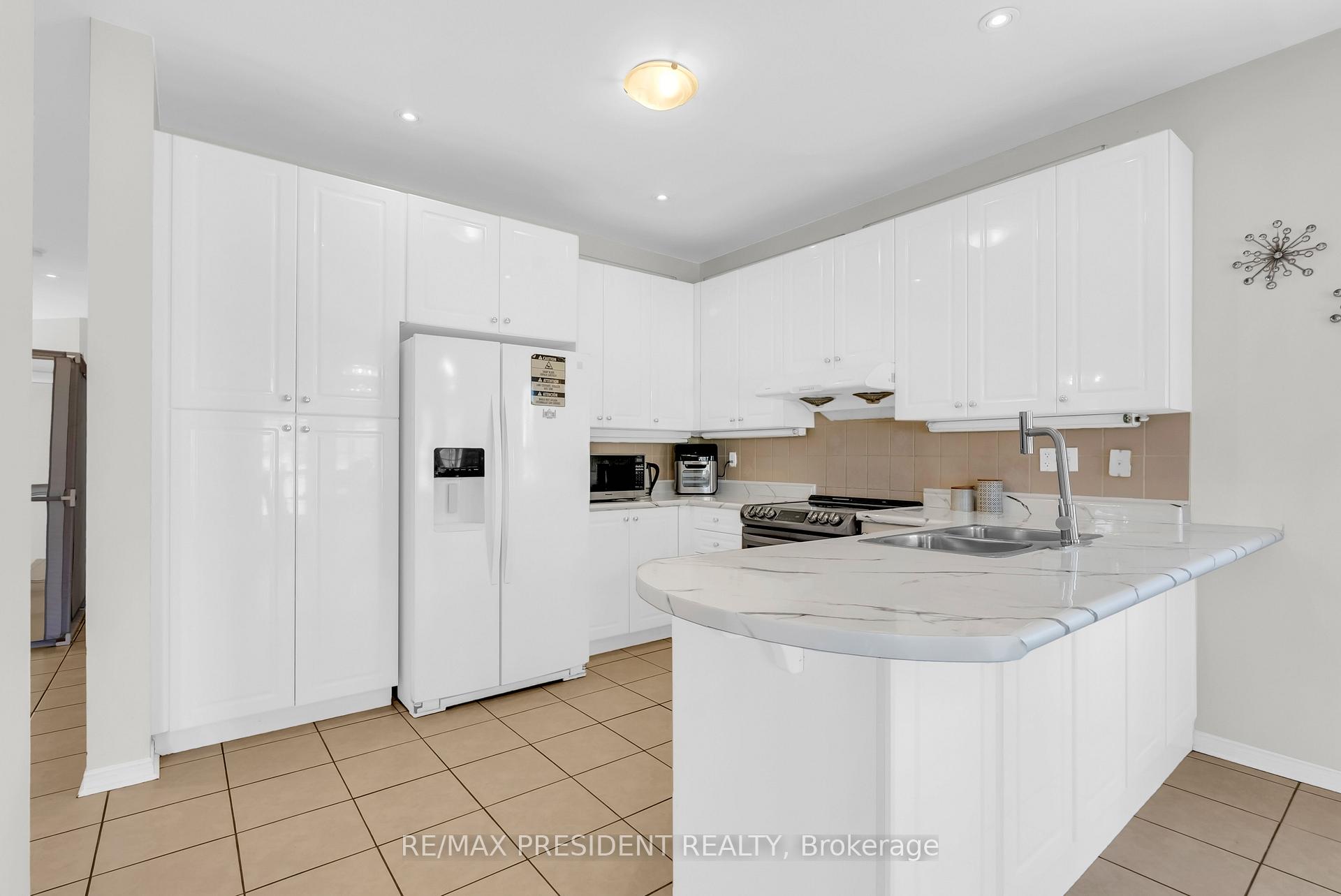 Photo 14 of 1 Crown Victoria Drive, Brampton, Fletcher's Meadow — HOMEH