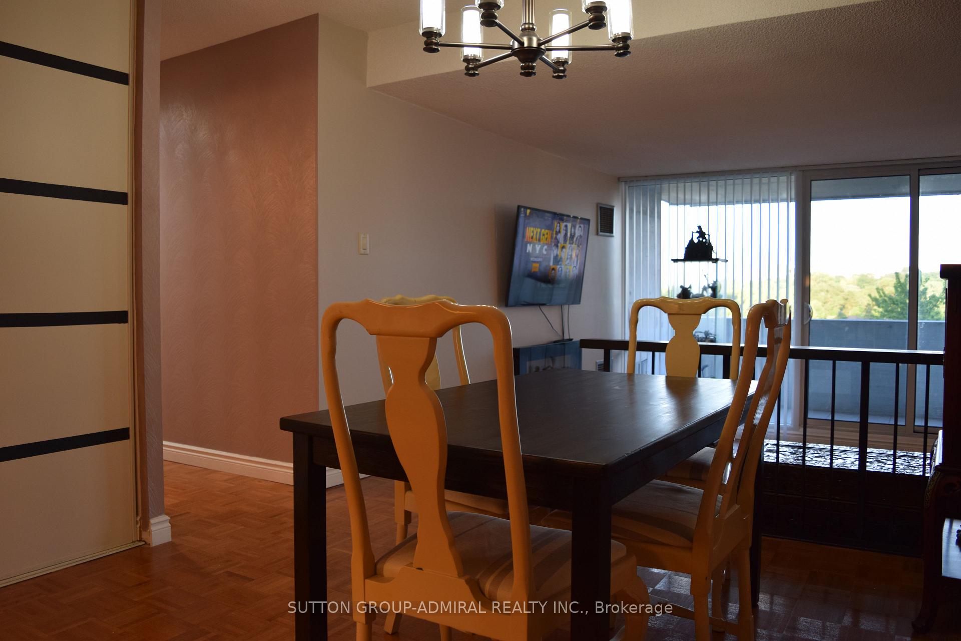 Photo 8 of Unit 804, 260 Scarlett Road, Toronto, Rockcliffe-Smythe — HOMEH