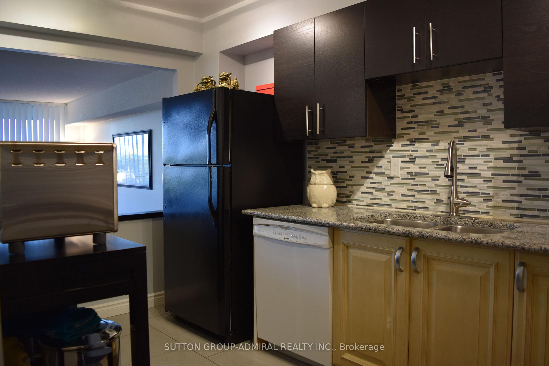Photo 10 of Unit 804, 260 Scarlett Road, Toronto, Rockcliffe-Smythe — HOMEH