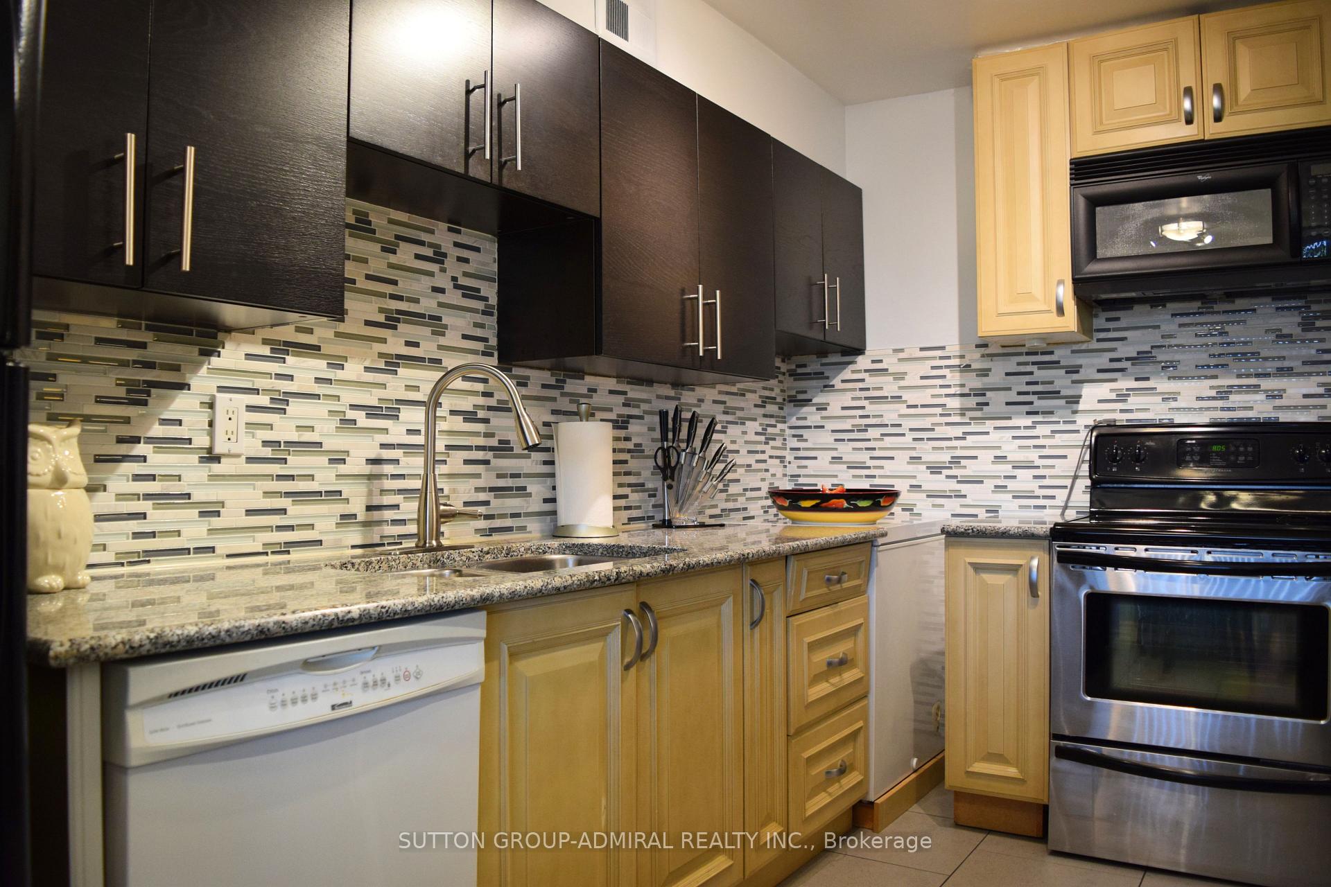 Photo 11 of Unit 804, 260 Scarlett Road, Toronto, Rockcliffe-Smythe — HOMEH