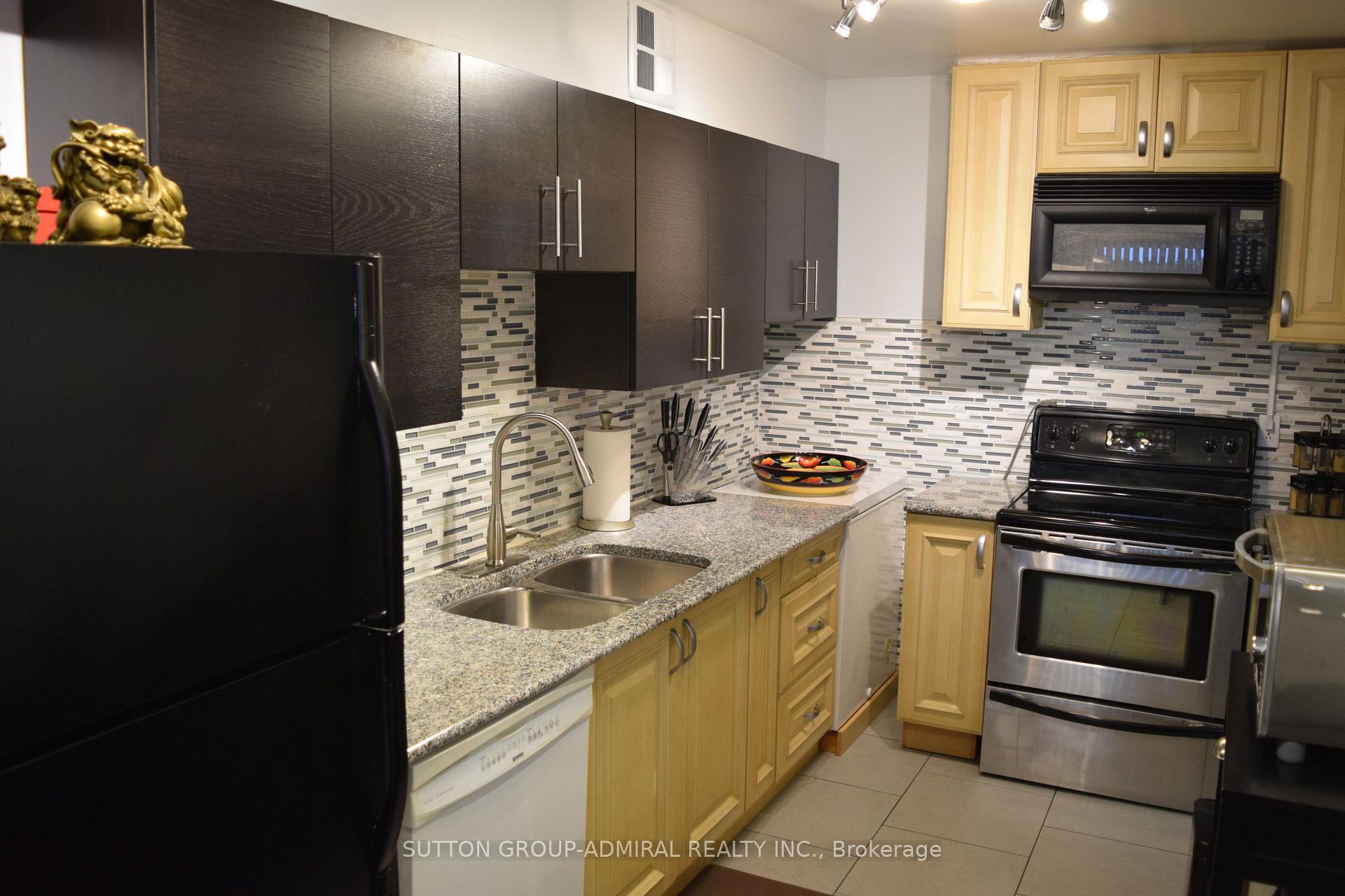 Photo 13 of Unit 804, 260 Scarlett Road, Toronto, Rockcliffe-Smythe — HOMEH