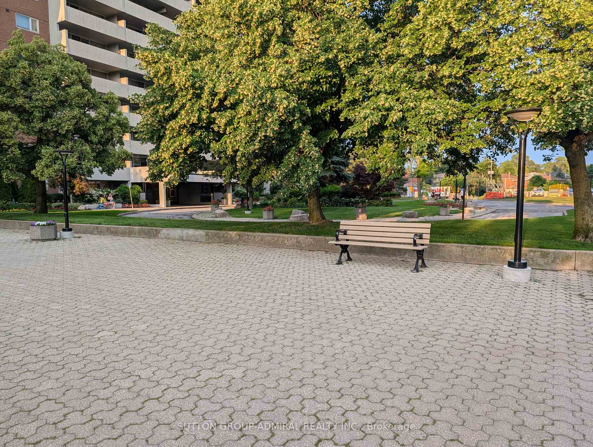 Photo 38 of Unit 804, 260 Scarlett Road, Toronto, Rockcliffe-Smythe — HOMEH