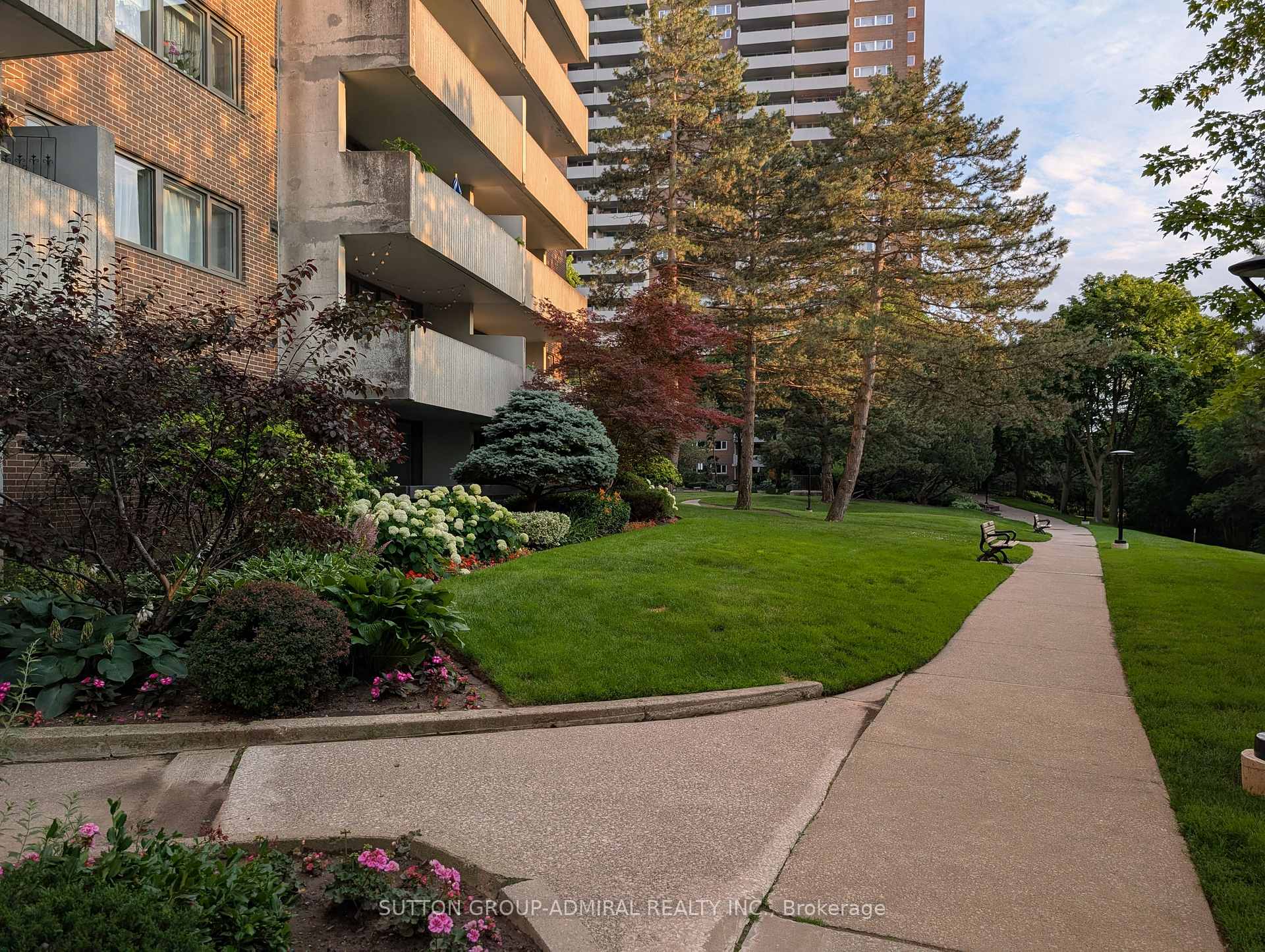 Photo 41 of Unit 804, 260 Scarlett Road, Toronto, Rockcliffe-Smythe — HOMEH