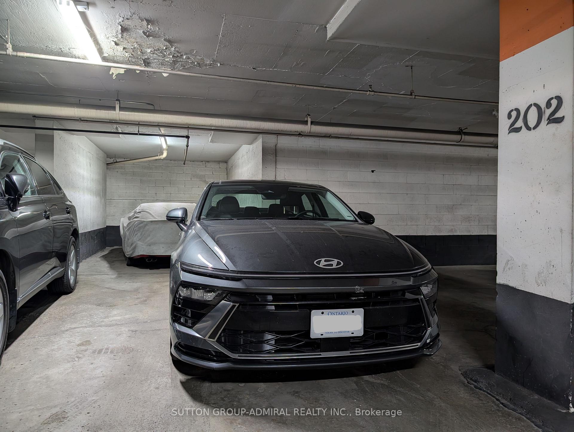 Photo 44 of Unit 804, 260 Scarlett Road, Toronto, Rockcliffe-Smythe — HOMEH