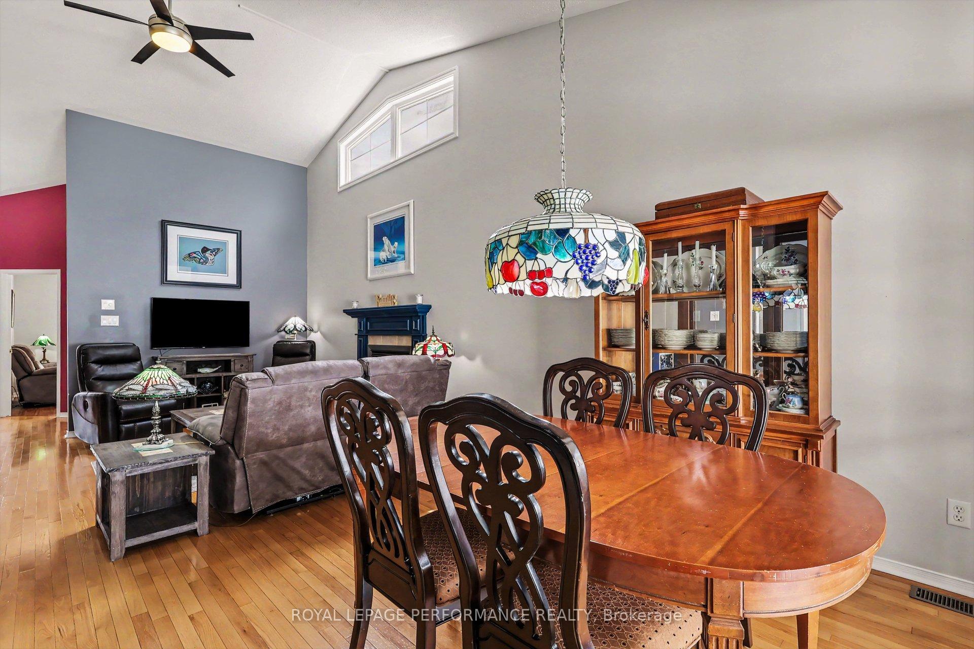 Photo 11 of 2110 Ricardo Street, Ottawa, Avalon East — HOMEH