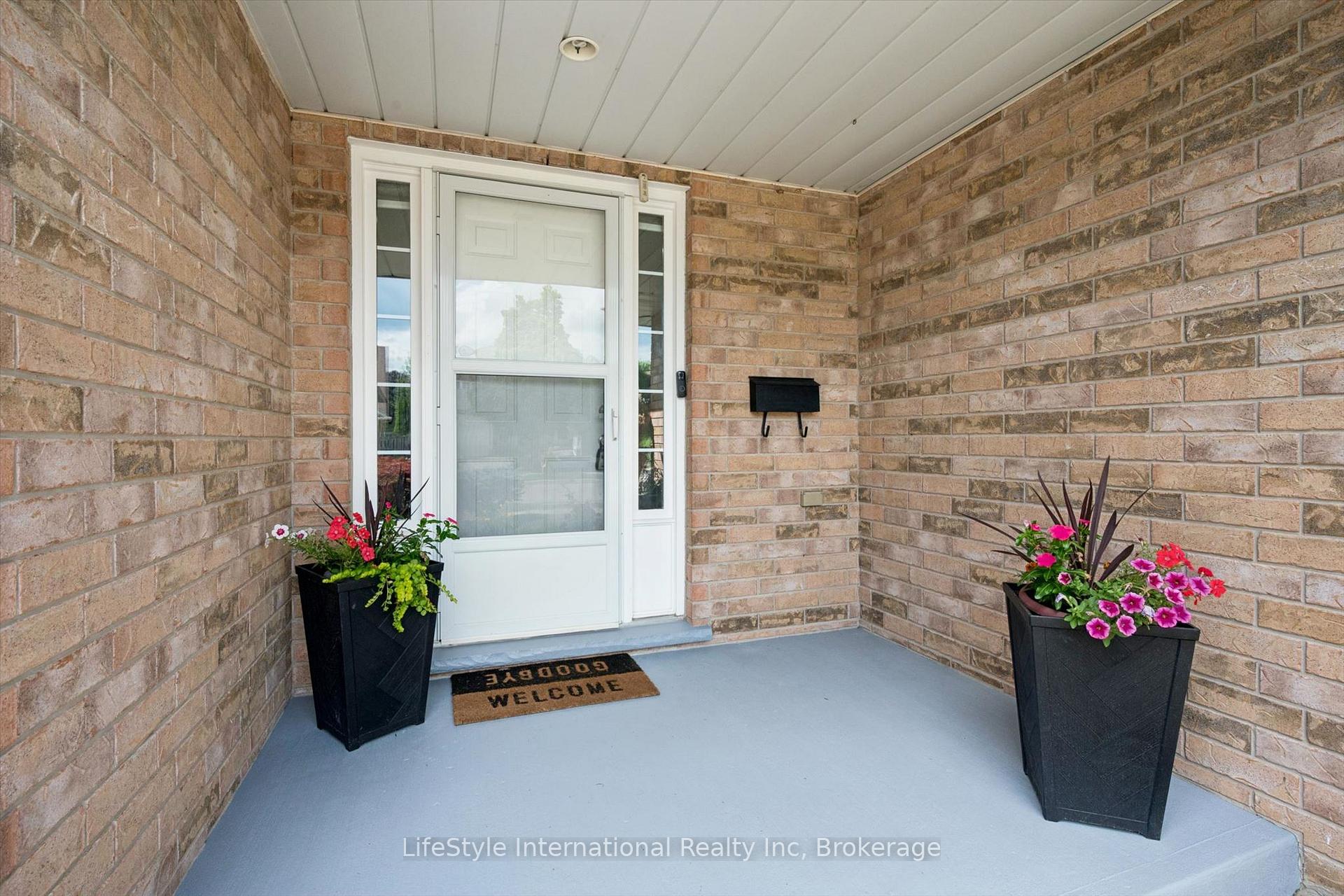 Photo 4 of 54 Chesterton Lane, Guelph, Grange Road — HOMEH
