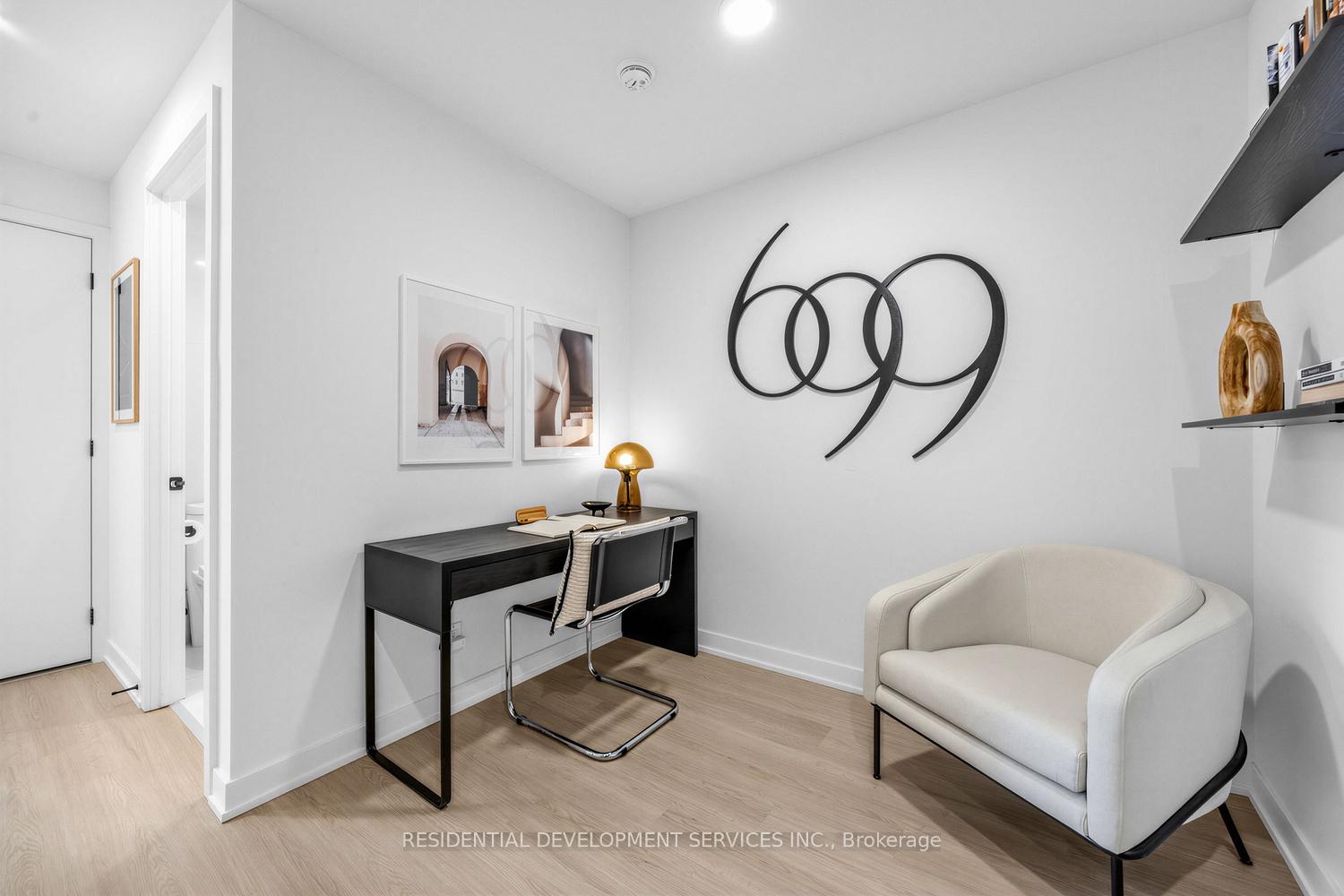 Photo 4 of Unit 226, 699 Sheppard Avenue E, North York, Bayview Village — HOMEH