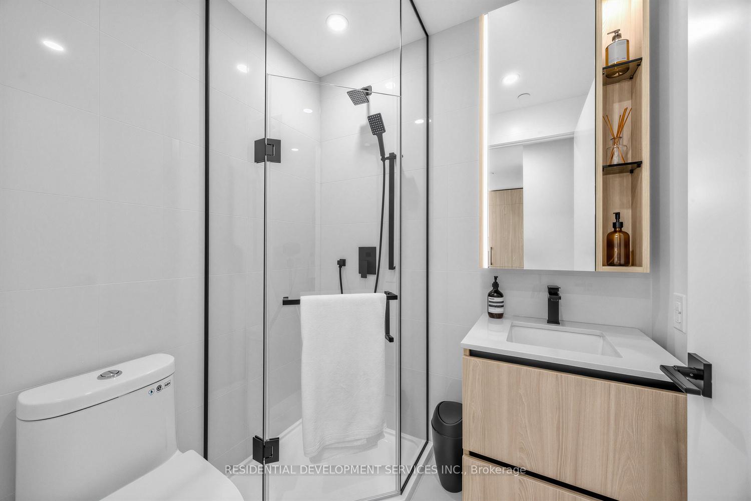Photo 6 of Unit 226, 699 Sheppard Avenue E, North York, Bayview Village — HOMEH