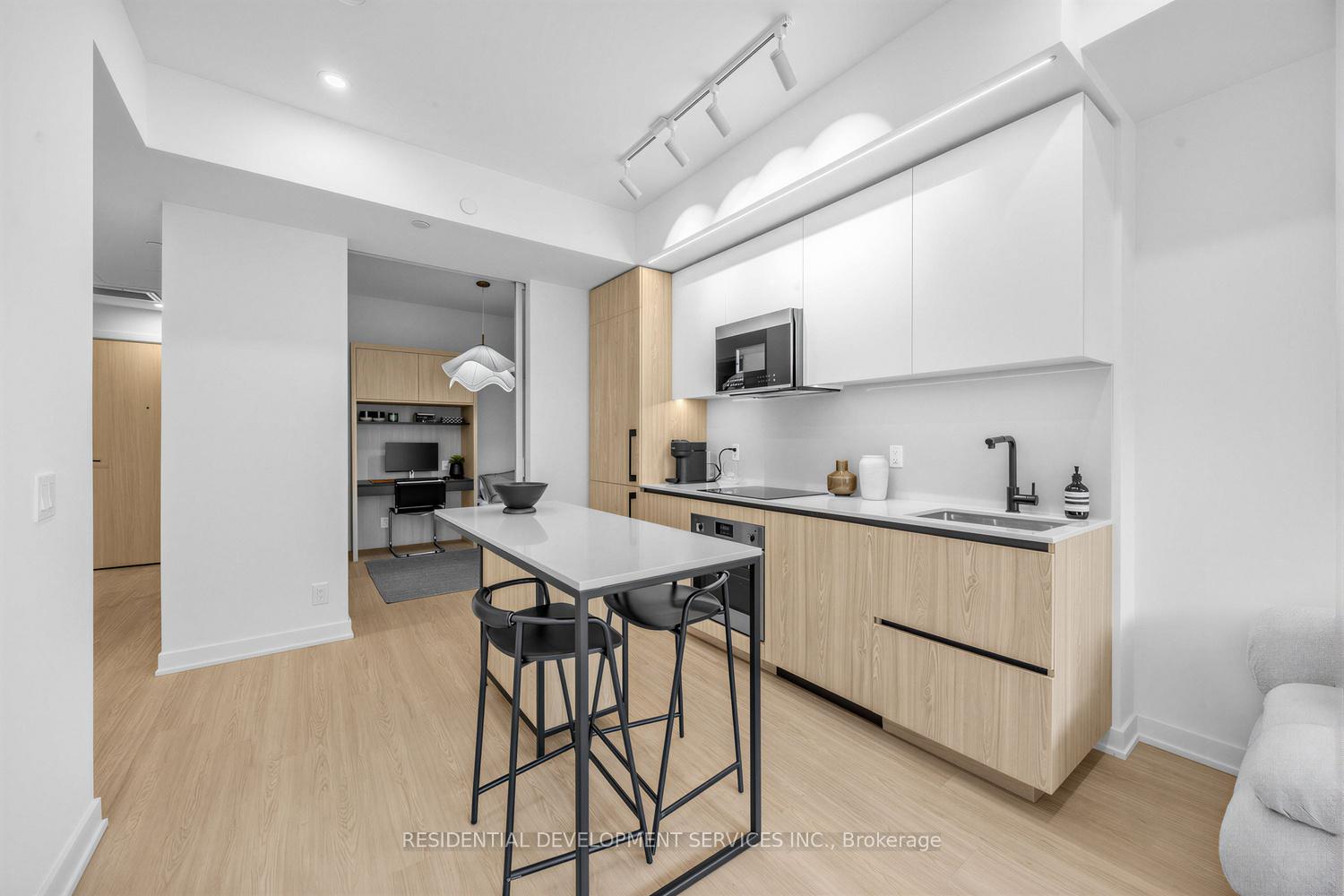 Photo 10 of Unit 226, 699 Sheppard Avenue E, North York, Bayview Village — HOMEH