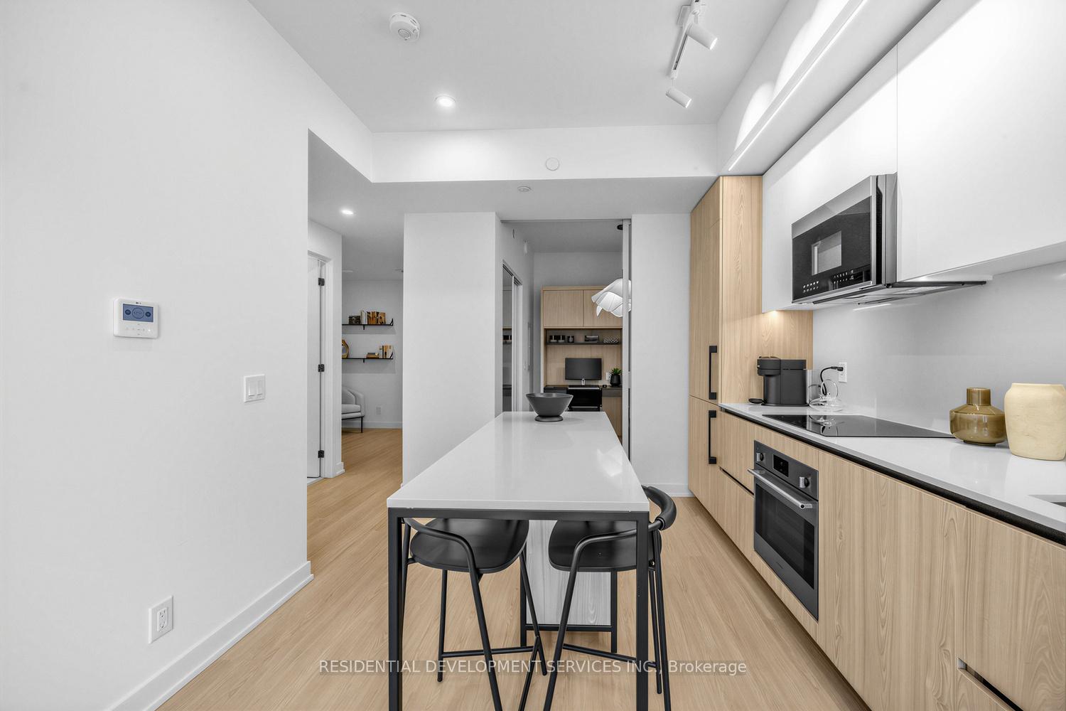 Photo 11 of Unit 226, 699 Sheppard Avenue E, North York, Bayview Village — HOMEH