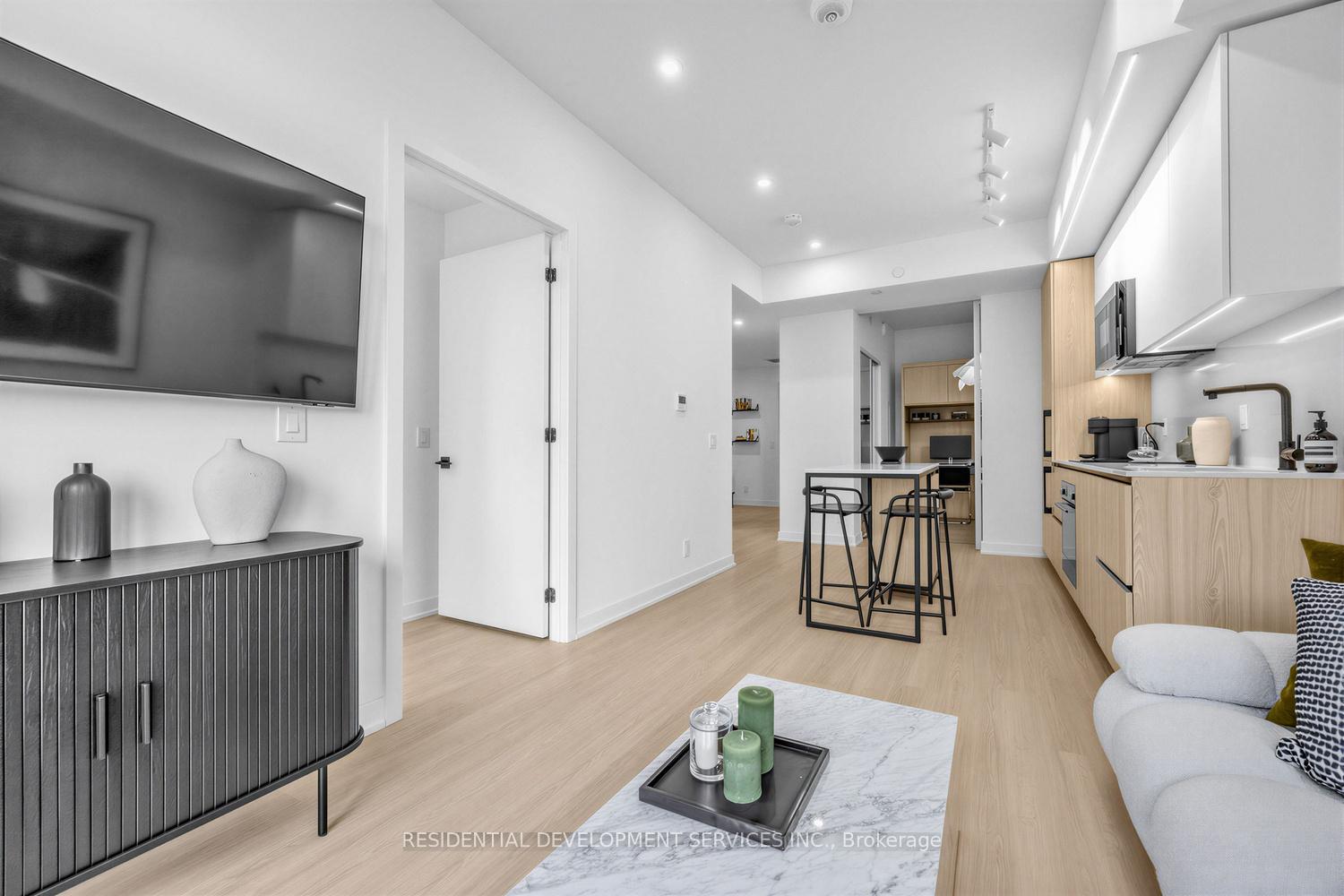 Photo 16 of Unit 226, 699 Sheppard Avenue E, North York, Bayview Village — HOMEH