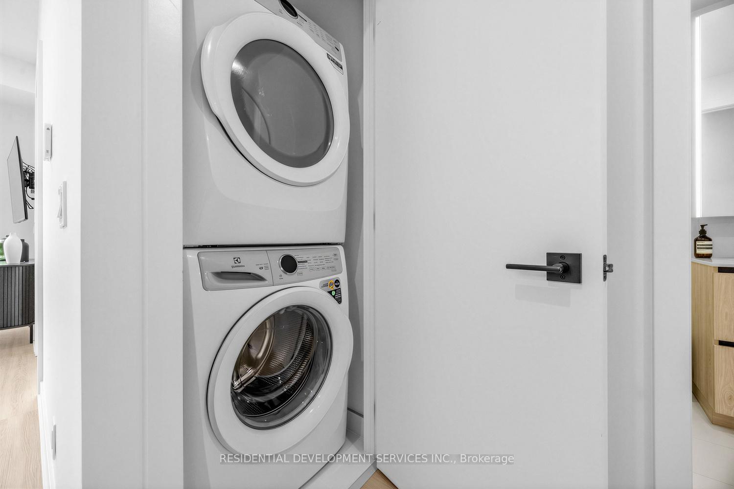 Photo 24 of Unit 226, 699 Sheppard Avenue E, North York, Bayview Village — HOMEH