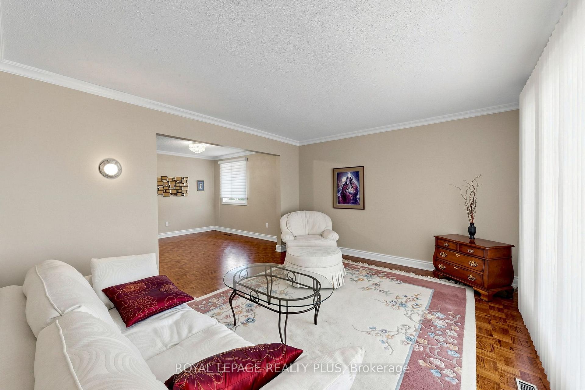 Photo 7 of 2328 Yolanda Drive, Oakville, West — HOMEH