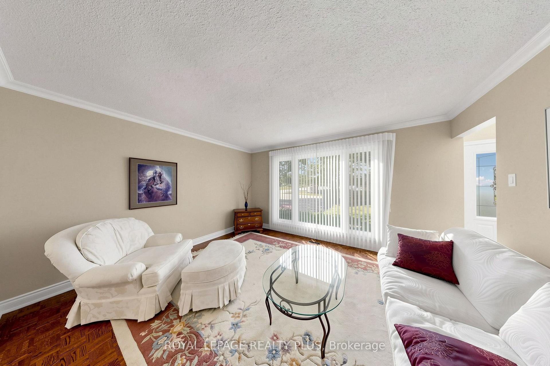 Photo 8 of 2328 Yolanda Drive, Oakville, West — HOMEH