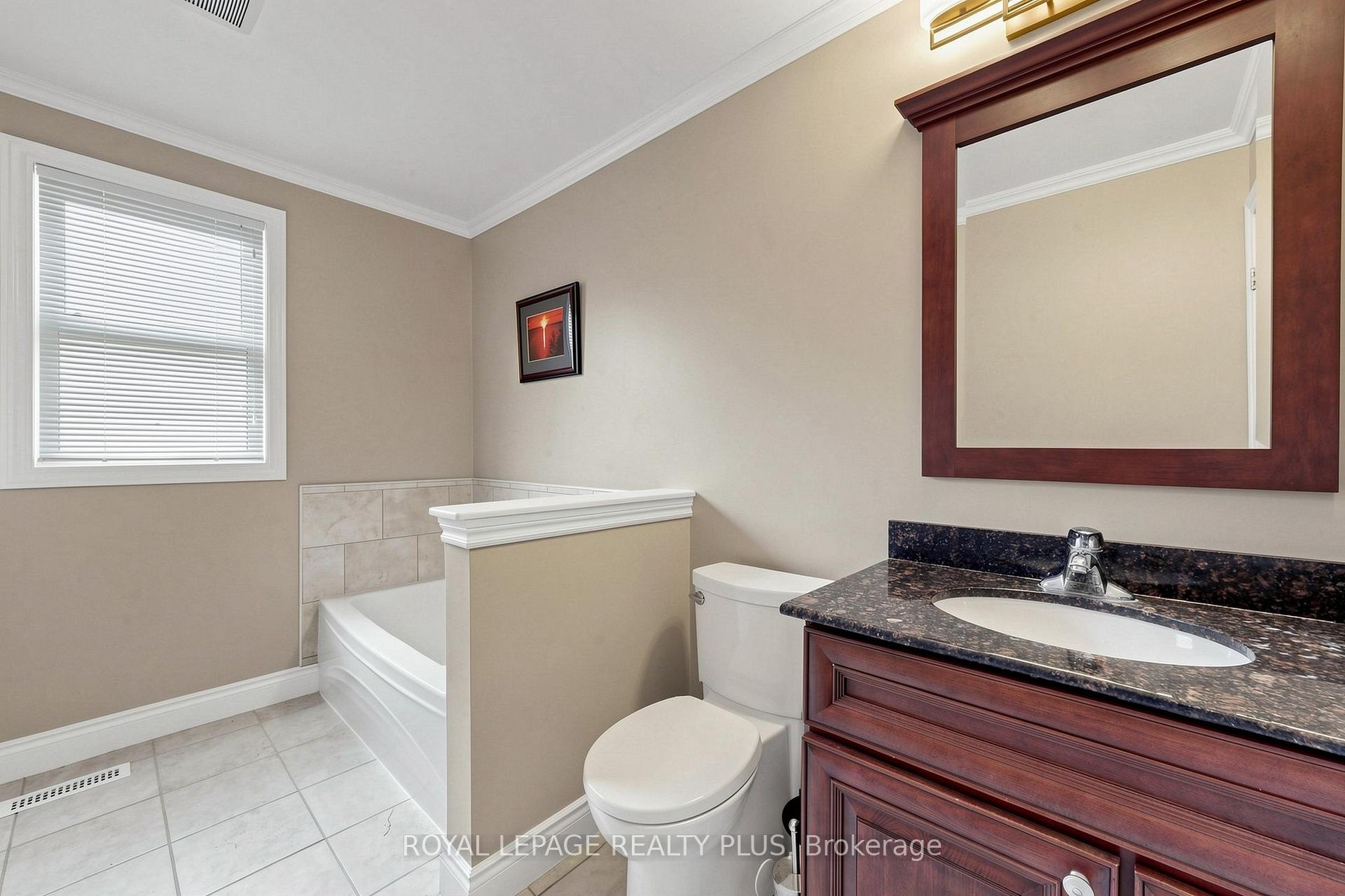 Photo 12 of 2328 Yolanda Drive, Oakville, West — HOMEH