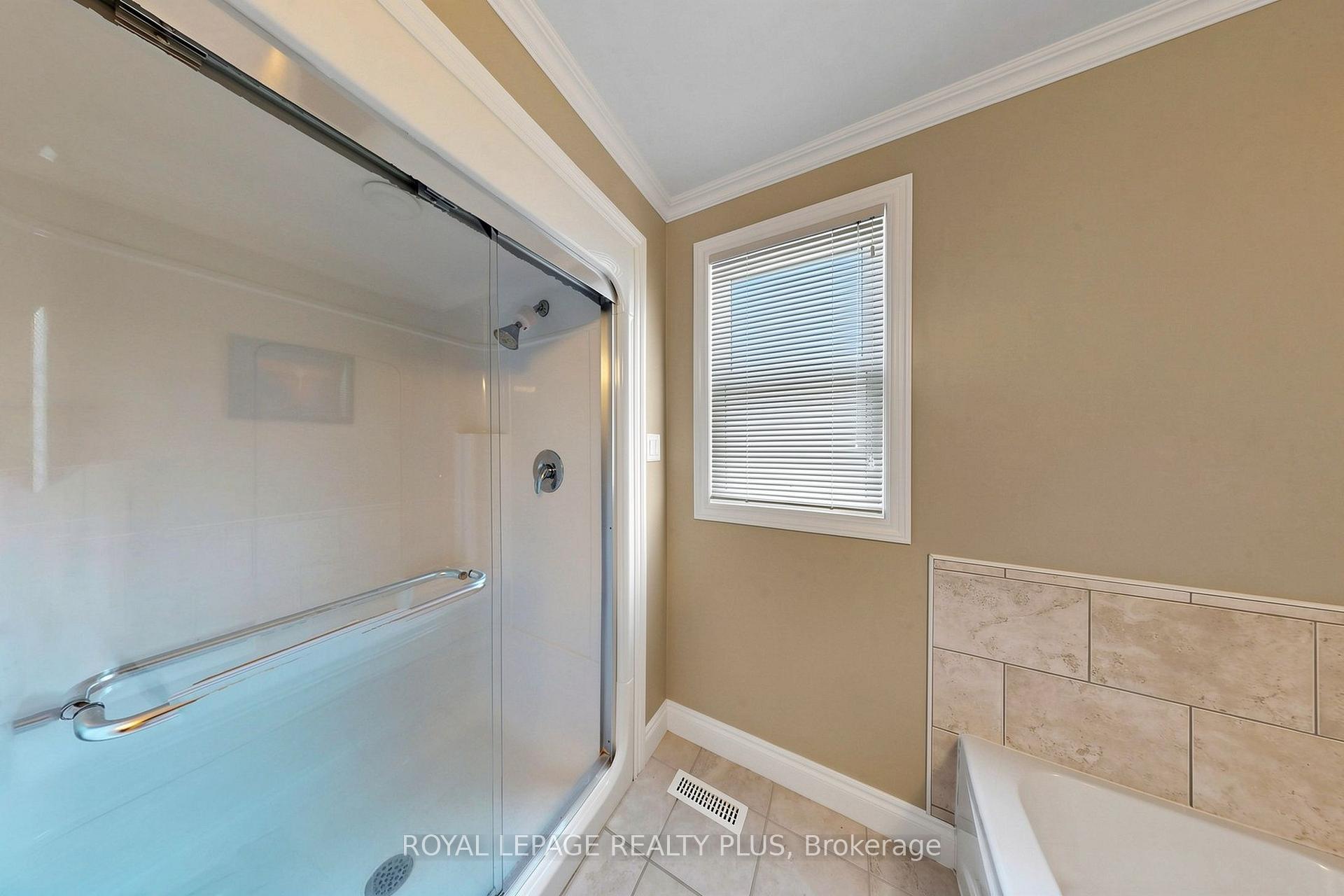 Photo 14 of 2328 Yolanda Drive, Oakville, West — HOMEH