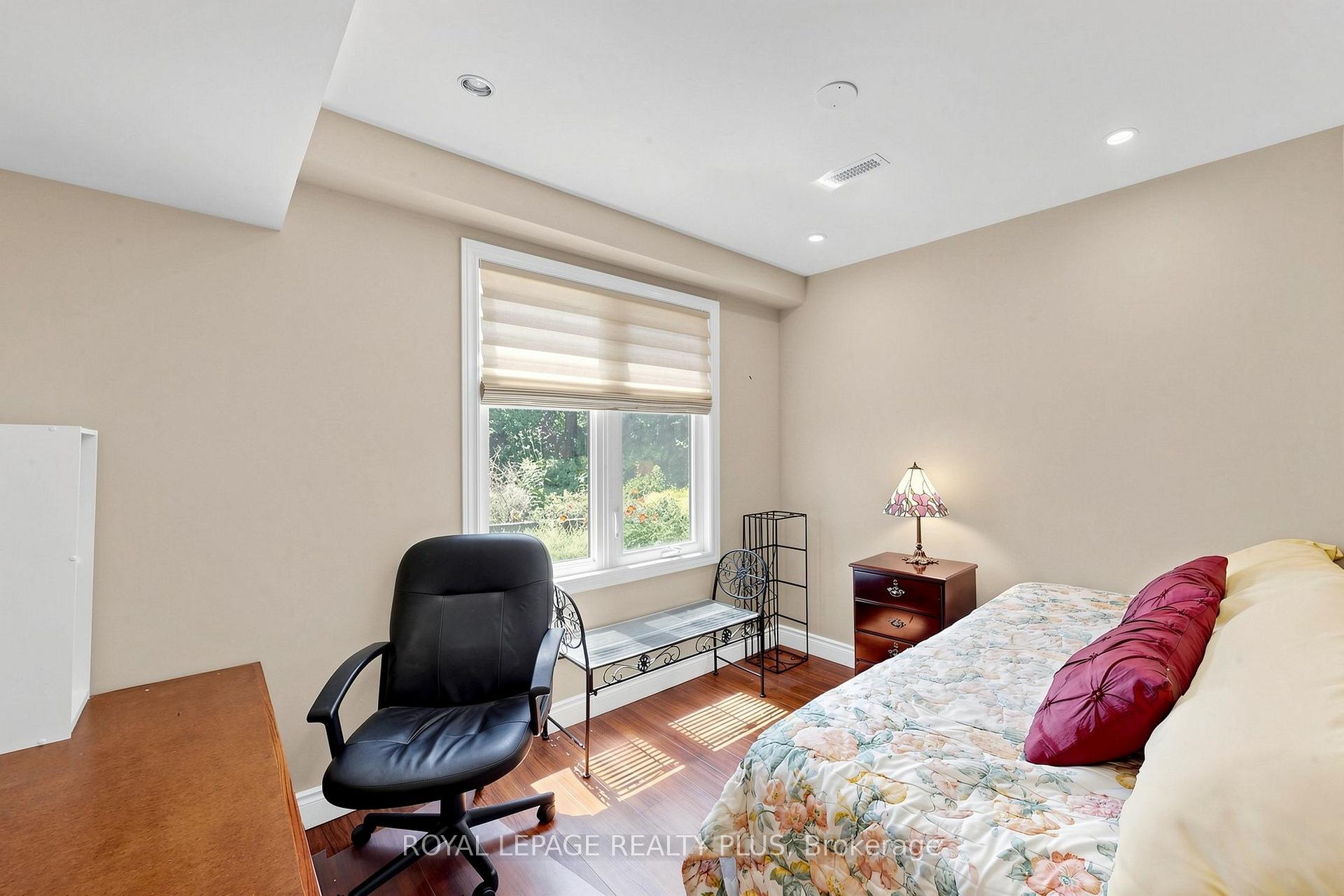 Photo 23 of 2328 Yolanda Drive, Oakville, West — HOMEH
