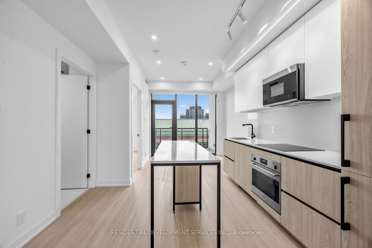 Photo 4 of Unit 505, 699 Sheppard Avenue E, North York, Bayview Village — HOMEH