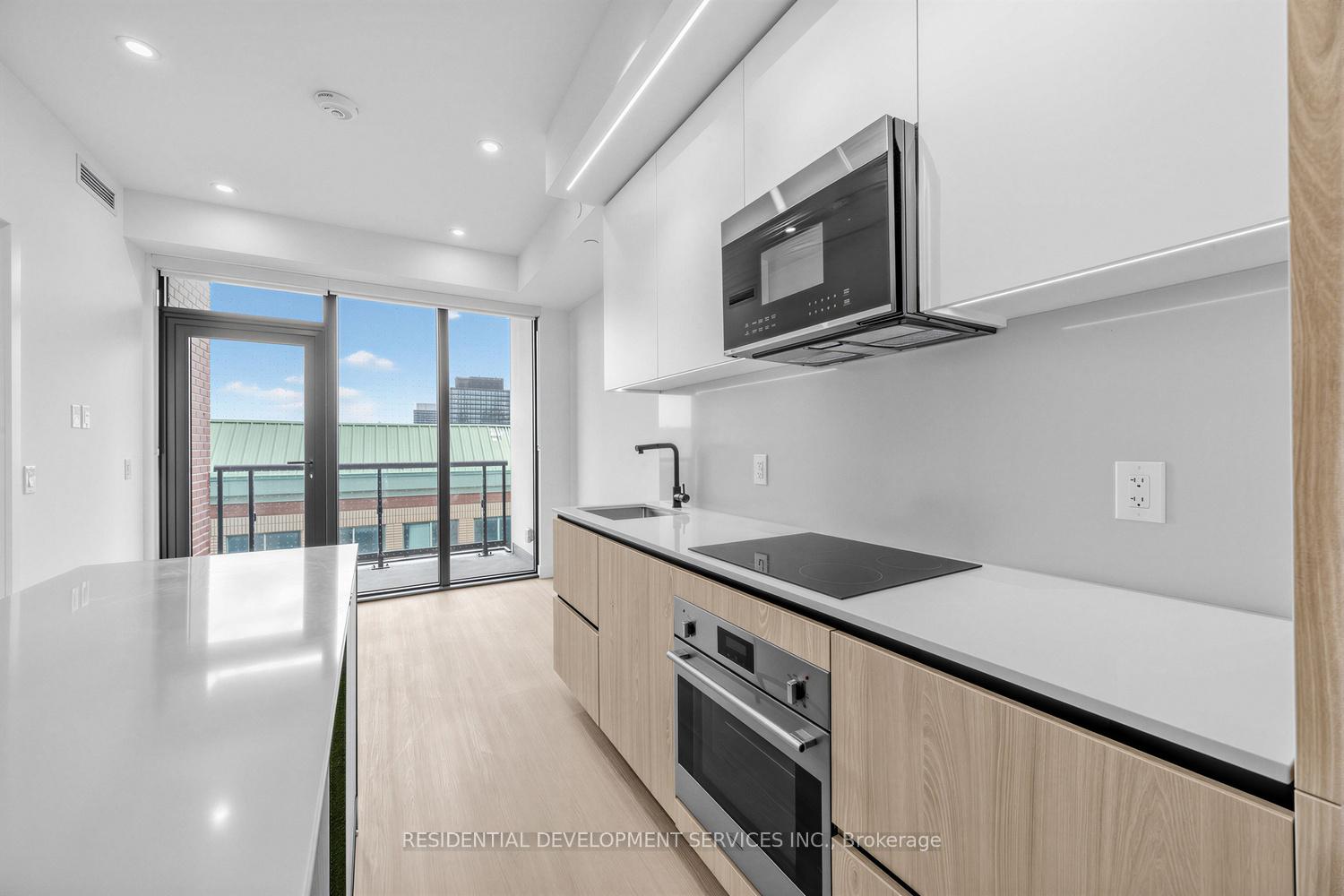Photo 5 of Unit 505, 699 Sheppard Avenue E, North York, Bayview Village — HOMEH