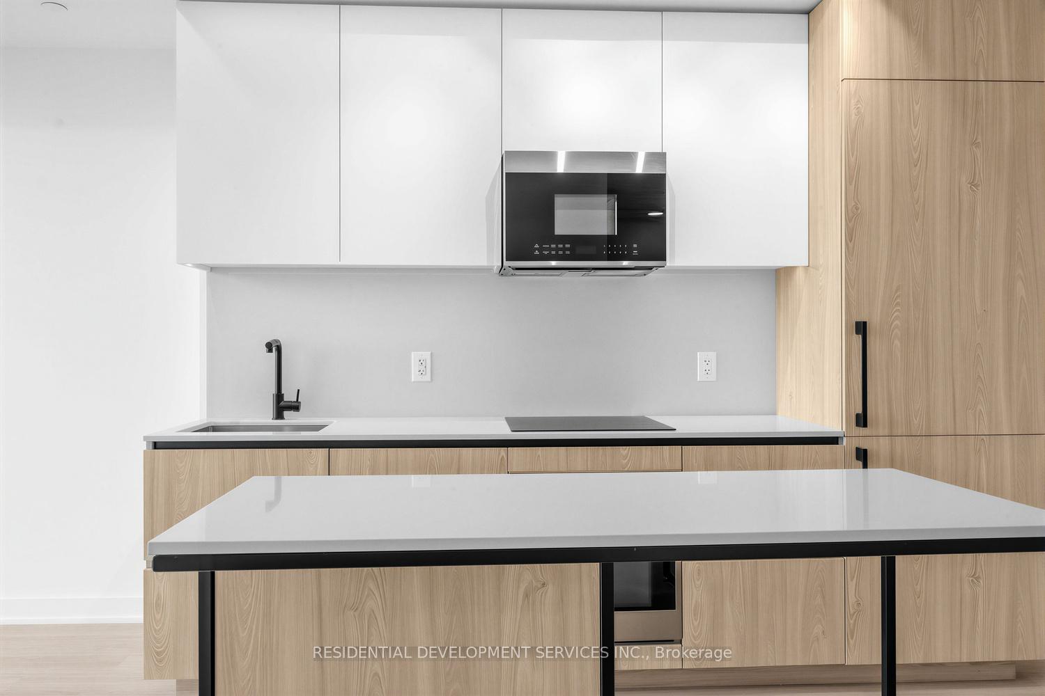 Photo 7 of Unit 505, 699 Sheppard Avenue E, North York, Bayview Village — HOMEH