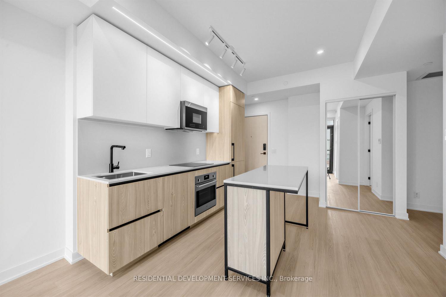Photo 10 of Unit 505, 699 Sheppard Avenue E, North York, Bayview Village — HOMEH