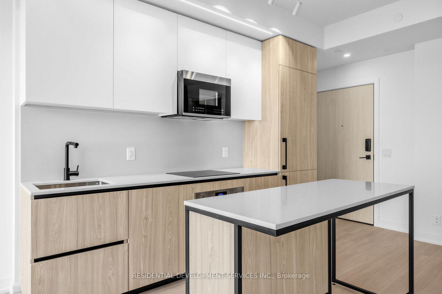 Photo 11 of Unit 505, 699 Sheppard Avenue E, North York, Bayview Village — HOMEH