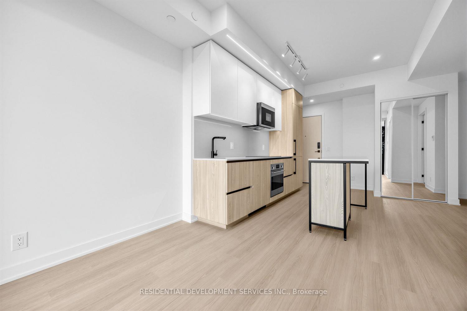 Photo 12 of Unit 505, 699 Sheppard Avenue E, North York, Bayview Village — HOMEH