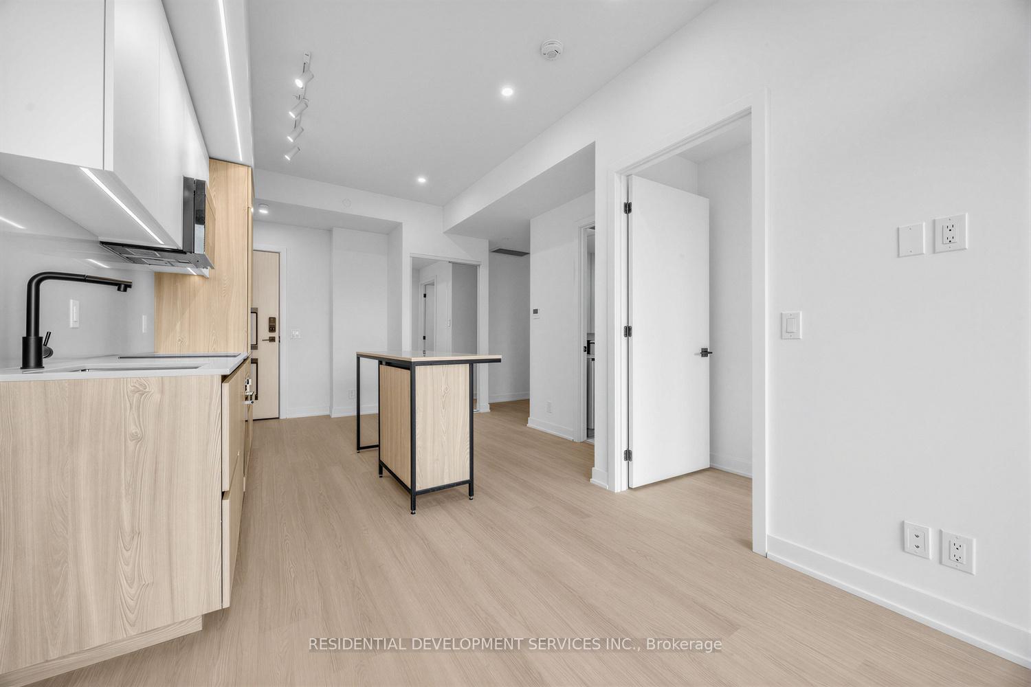 Photo 13 of Unit 505, 699 Sheppard Avenue E, North York, Bayview Village — HOMEH