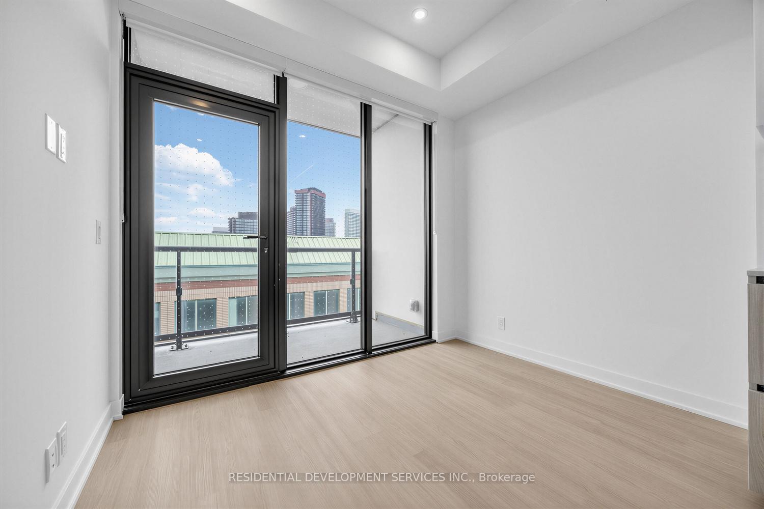 Photo 14 of Unit 505, 699 Sheppard Avenue E, North York, Bayview Village — HOMEH