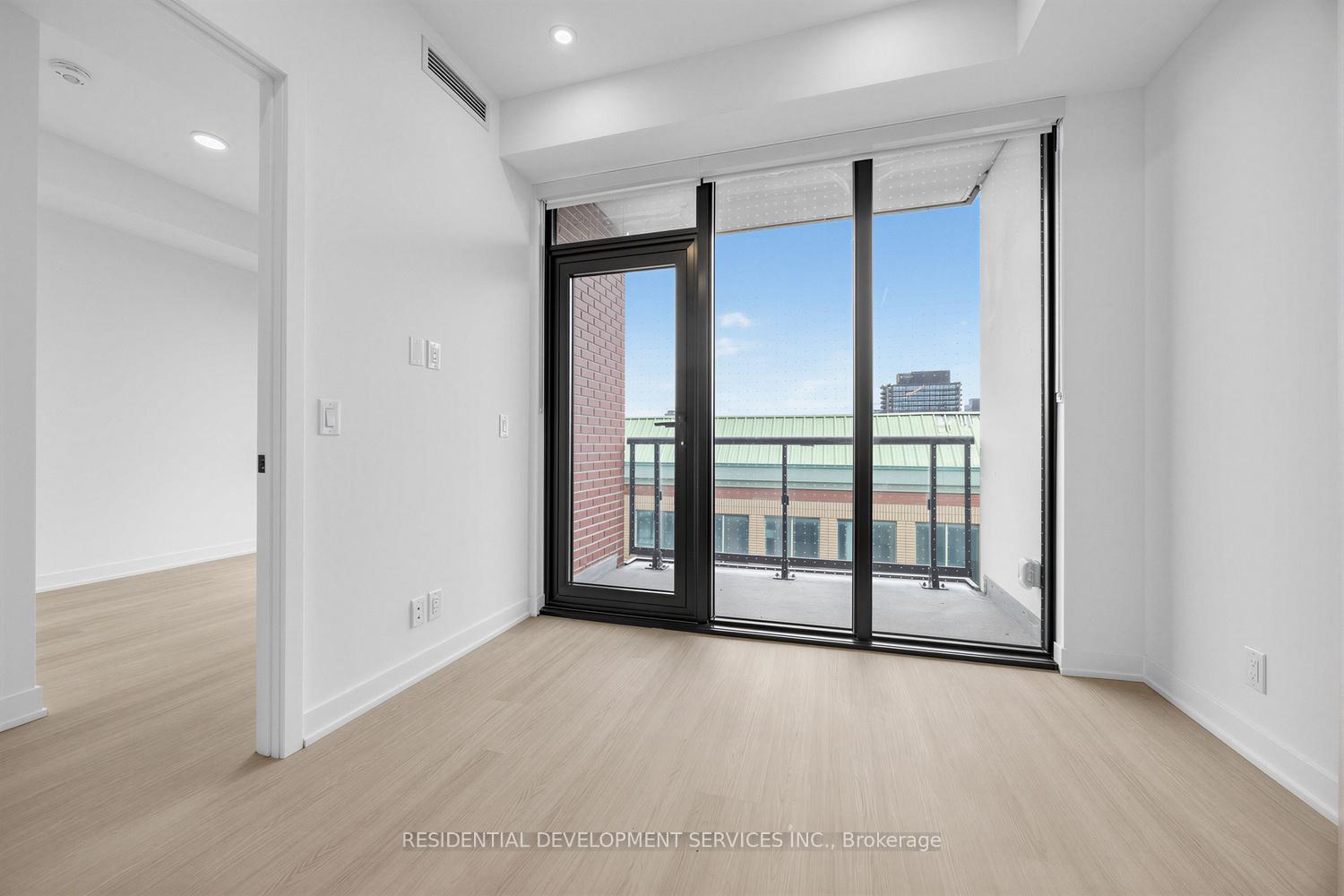 Photo 15 of Unit 505, 699 Sheppard Avenue E, North York, Bayview Village — HOMEH