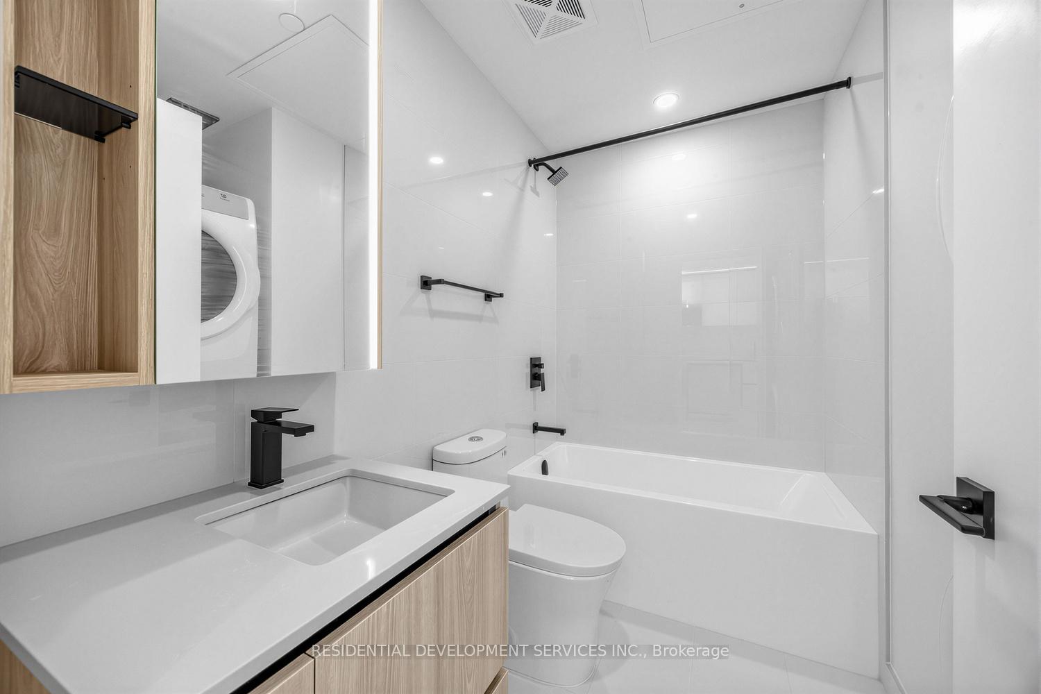 Photo 18 of Unit 505, 699 Sheppard Avenue E, North York, Bayview Village — HOMEH